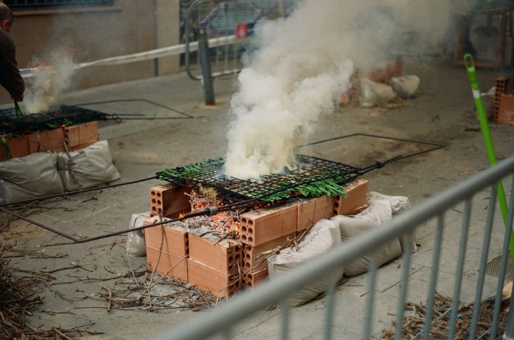 Calçots food experiences in spain